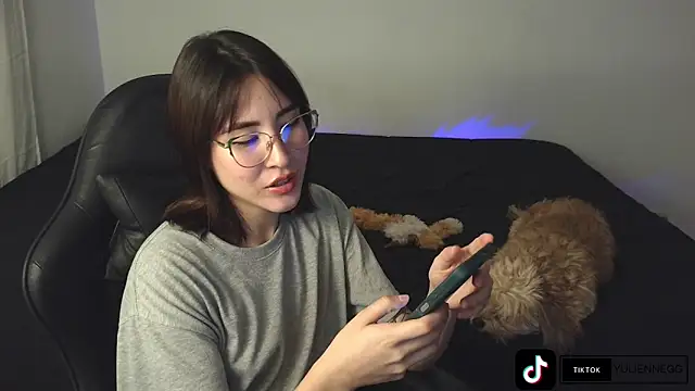 Snapshot of Yulienneg chatting on 10-09-25, 11:25 Yulienneg online show from 10-09-25, 11:25