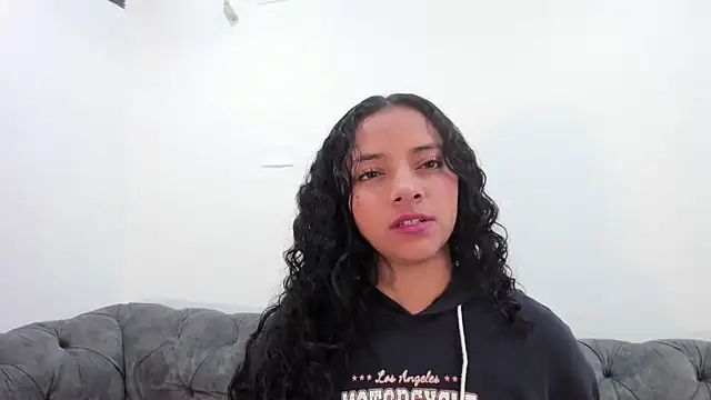 Snapshot of Angellit_Afrodita_ chatting on 11-21-25, 10:25 Angellit Afrodita online show from 11-21-25, 10:25