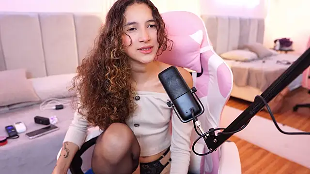 pinkloly online show from 09-25-25, 07:06