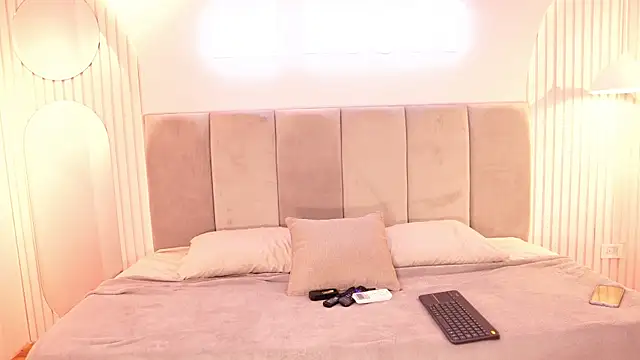 pinkloly online show from 10-02-25, 06:26