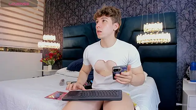 TaylerWhite online show from 03-29-26, 11:43