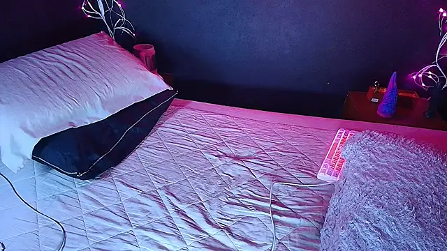 Snapshot of noahxtar chatting on 11-18-25, 10:20 noahxtar online show from 11-18-25, 10:20