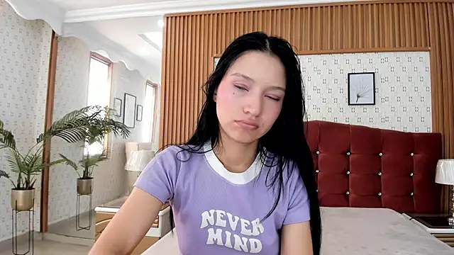 Sophie Calloway online show from 04-18-26, 07:07