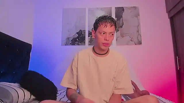 Snapshot of tommy_steelee chatting on 09-25-25, 01:53 tommy steelee online show from 09-25-25, 01:53