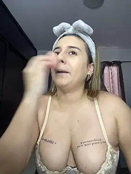 Snapshot of Lana_Herondale chatting on 09-22-25, 08:33 Lana Herondale online show from 09-22-25, 08:33