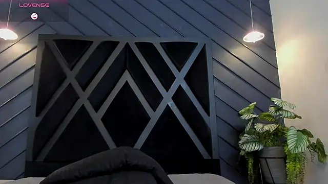 Snapshot of marco_garciia_ chatting on 10-25-25, 11:21 marco garciia online show from 10-25-25, 11:21