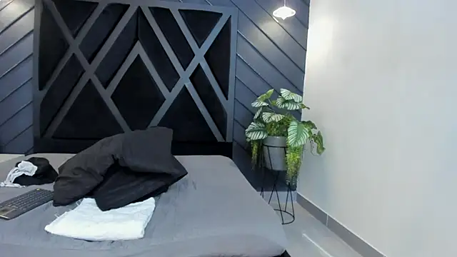 Snapshot of marco_garciia_ chatting on 11-01-25, 11:18 marco garciia online show from 11-01-25, 11:18