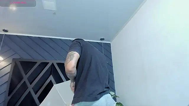 Snapshot of marco_garciia_ chatting on 11-05-25, 11:16 marco garciia online show from 11-05-25, 11:16