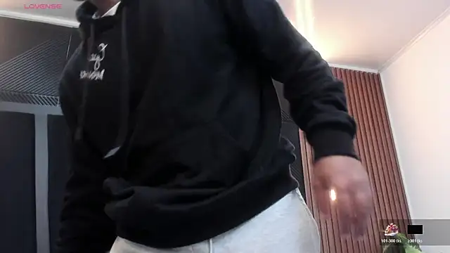 Snapshot of marco_garciia_ chatting on 11-14-25, 11:13 marco garciia online show from 11-14-25, 11:13