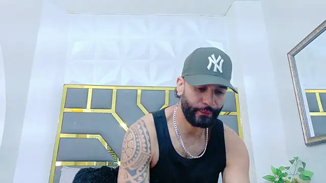 Snapshot of yorbymaxx chatting on 11-22-25, 02:27 yorbymaxx online show from 11-22-25, 02:27