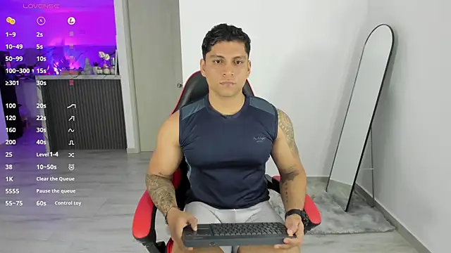 Snapshot of Nicolasmontoya16 chatting on 10-16-25, 04:24 Nicolasmontoya16 online show from 10-16-25, 04:24