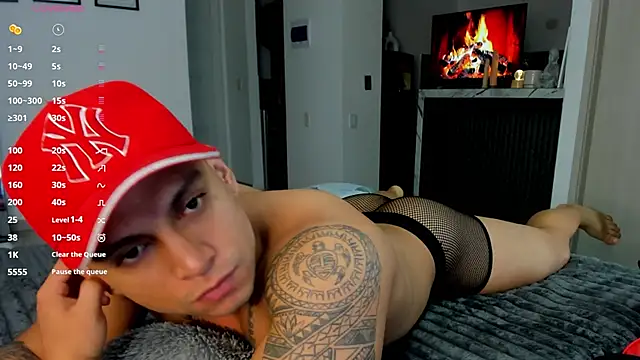 Snapshot of Nicolasmontoya16 chatting on 11-08-25, 11:47 Nicolasmontoya16 online show from 11-08-25, 11:47