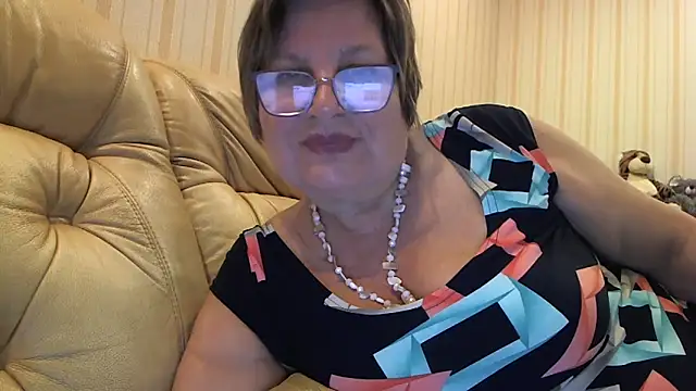 Snapshot of Simply_woman chatting on 05-23-26, 10:03 Simply woman online show from 05-23-26, 10:03