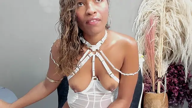 sienna glow online show from 04-12-26, 02:33