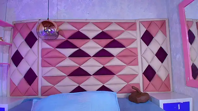 Snapshot of valecastro_ chatting on 09-12-25, 07:25 valecastro  online show from 09-12-25, 07:25