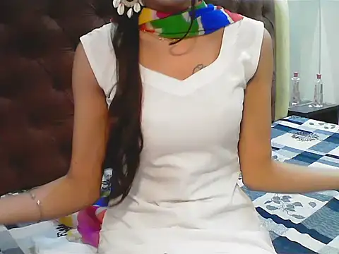 Snapshot of elize__ chatting on 09-20-25, 09:32 elize   online show from 09-20-25, 09:32