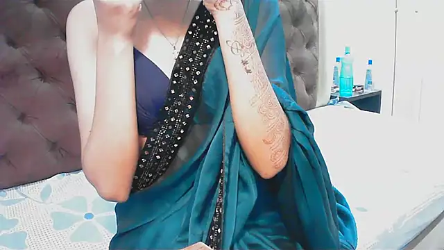 Snapshot of elize__ chatting on 11-15-25, 05:16 elize online show from 11-15-25, 05:16