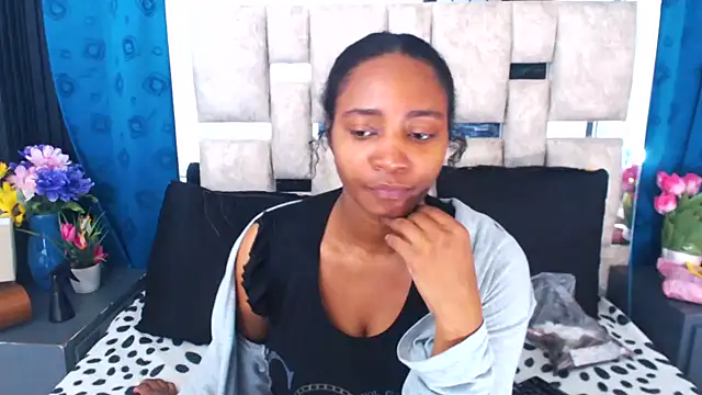 AmbarSmit online show from 09-18-25, 04:25