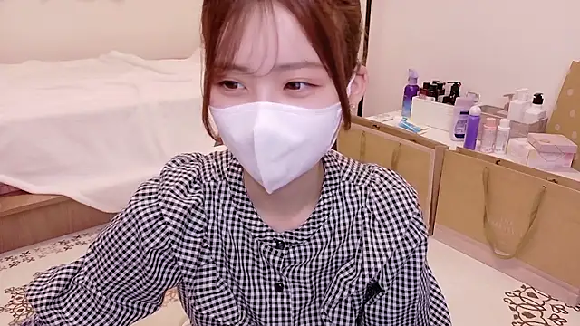 Snapshot of Ema_o0_chan chatting on 09-14-25, 11:42 Ema o0 chan online show from 09-14-25, 11:42