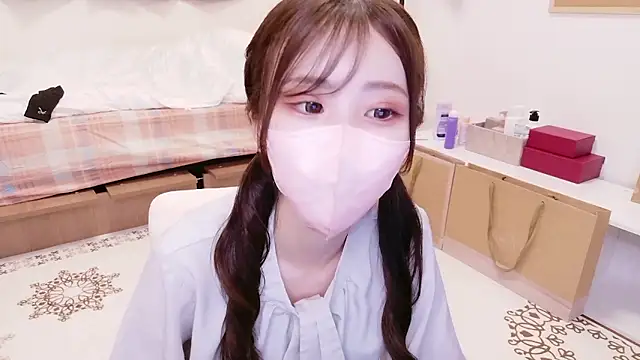 Snapshot of Ema_o0_chan chatting on 09-20-25, 11:11 Ema o0 chan online show from 09-20-25, 11:11