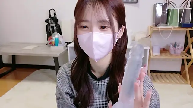 Snapshot of Ema_o0_chan chatting on 11-11-25, 05:40 Ema o0 chan online show from 11-11-25, 05:40