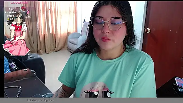 Snapshot of Hanna-11 chatting on 09-24-25, 05:27 Hanna-11 online show from 09-24-25, 05:27