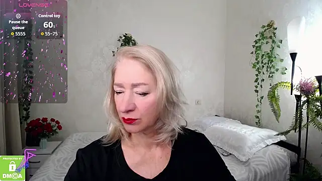 hunters woman online show from 09-29-25, 12:10