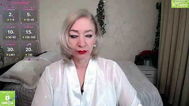 Snapshot of hunters_woman chatting on 04-24-26, 06:54 hunters woman online show from 04-24-26, 06:54
