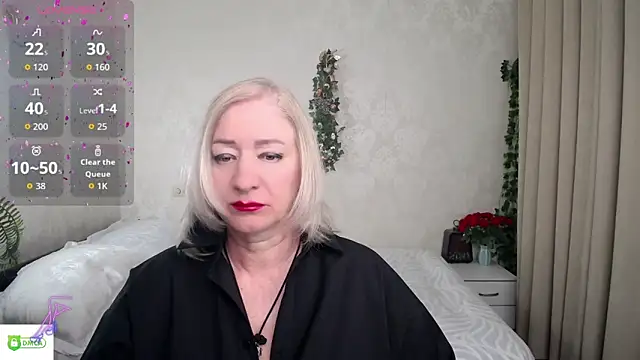 Snapshot of hunters_woman chatting on 05-15-26, 06:37 hunters woman online show from 05-15-26, 06:37