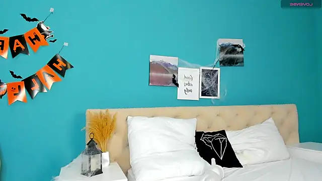 Ameli Shell online show from 10-30-25, 01:07