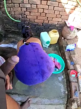 Snapshot of RAYI_Queen_3 chatting on 11-09-25, 03:27 RAYI Queen 3 online show from 11-09-25, 03:27