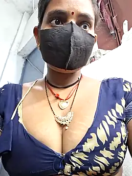 Snapshot of RAYI_Queen_3 chatting on 11-27-25, 02:52 RAYI Queen 3 online show from 11-27-25, 02:52