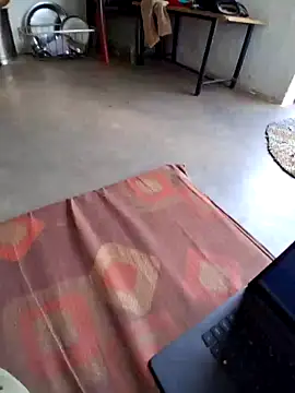 Snapshot of RAYI_Queen_3 chatting on 12-20-25, 03:46 RAYI Queen 3 online show from 12-20-25, 03:46