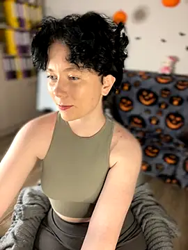 RinaShy online show from 10-27-25, 05:11