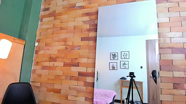 milavega  online show from 10-28-25, 12:41