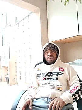 Snapshot of escorpionsd chatting on 10-09-25, 11:08 escorpionsd online show from 10-09-25, 11:08