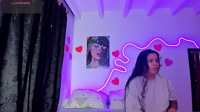 Dilan and Mia online show from 03-26-26, 11:43