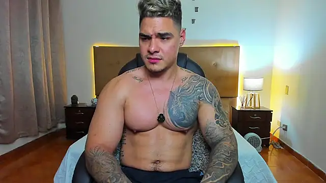 Snapshot of Steven_Velez chatting on 09-10-25, 01:05 Steven Velez online show from 09-10-25, 01:05