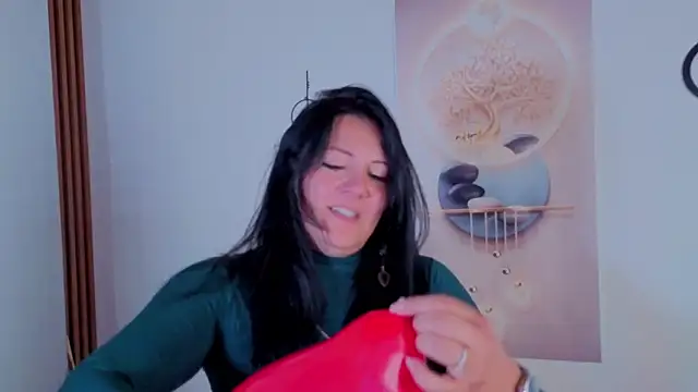 Snapshot of karla_valk1 chatting on 10-27-25, 03:38 karla valk1 online show from 10-27-25, 03:38