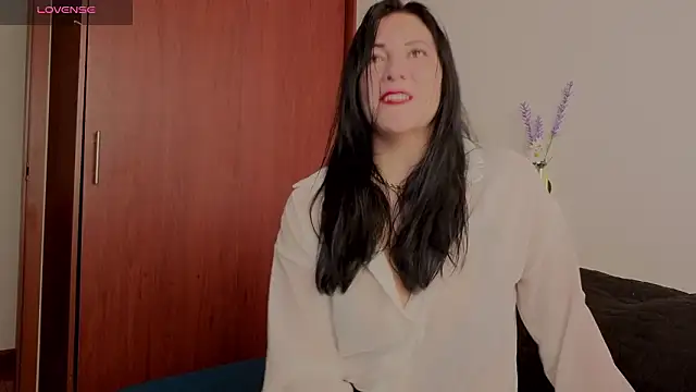 Snapshot of karla_valk1 chatting on 03-17-26, 01:14 karla valk1 online show from 03-17-26, 01:14