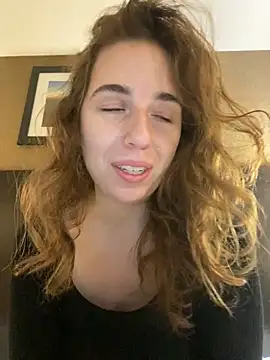 Snapshot of sweetsocalgirl chatting on 09-28-25, 04:01 sweetsocalgirl online show from 09-28-25, 04:01