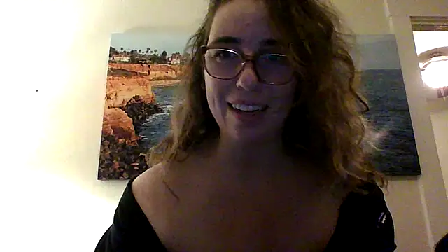 Snapshot of sweetsocalgirl chatting on 02-18-26, 01:56 sweetsocalgirl online show from 02-18-26, 01:56