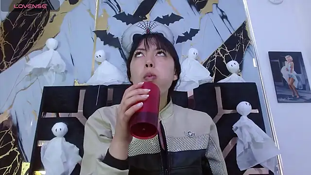 malejahotcs01 online show from 10-22-25, 11:32