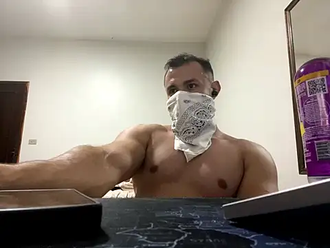 Snapshot of bodybuilderJovem chatting on 10-28-25, 04:49 bodybuilderJovem online show from 10-28-25, 04:49