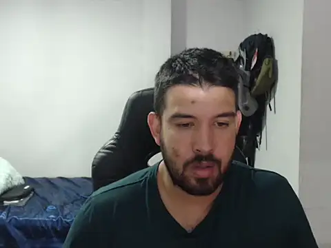 Axel11113 online show from 10-06-25, 02:20