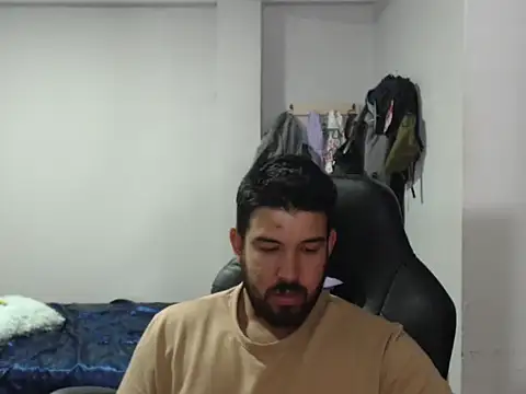 Axel11113 online show from 10-20-25, 04:02