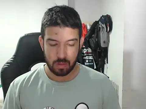 Axel11113 online show from 12-05-25, 02:42