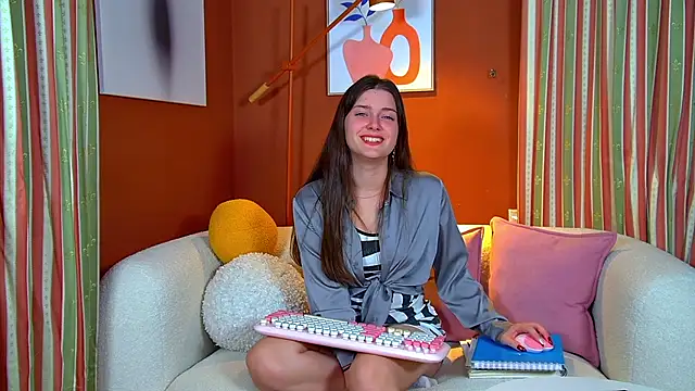Snapshot of JessicaJewells chatting on 09-21-25, 06:37 JessicaJewells online show from 09-21-25, 06:37