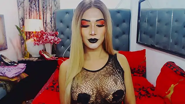 Snapshot of Mistress4fun chatting on 03-12-26, 07:58 Mistress4fun online show from 03-12-26, 07:58