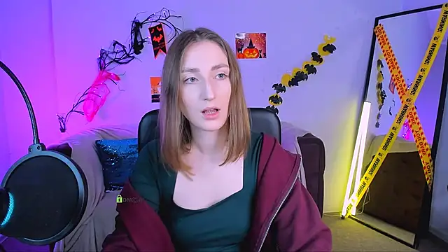 eva smiith  online show from 10-27-25, 06:50